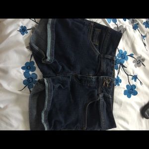 Mid waisted jean shorts